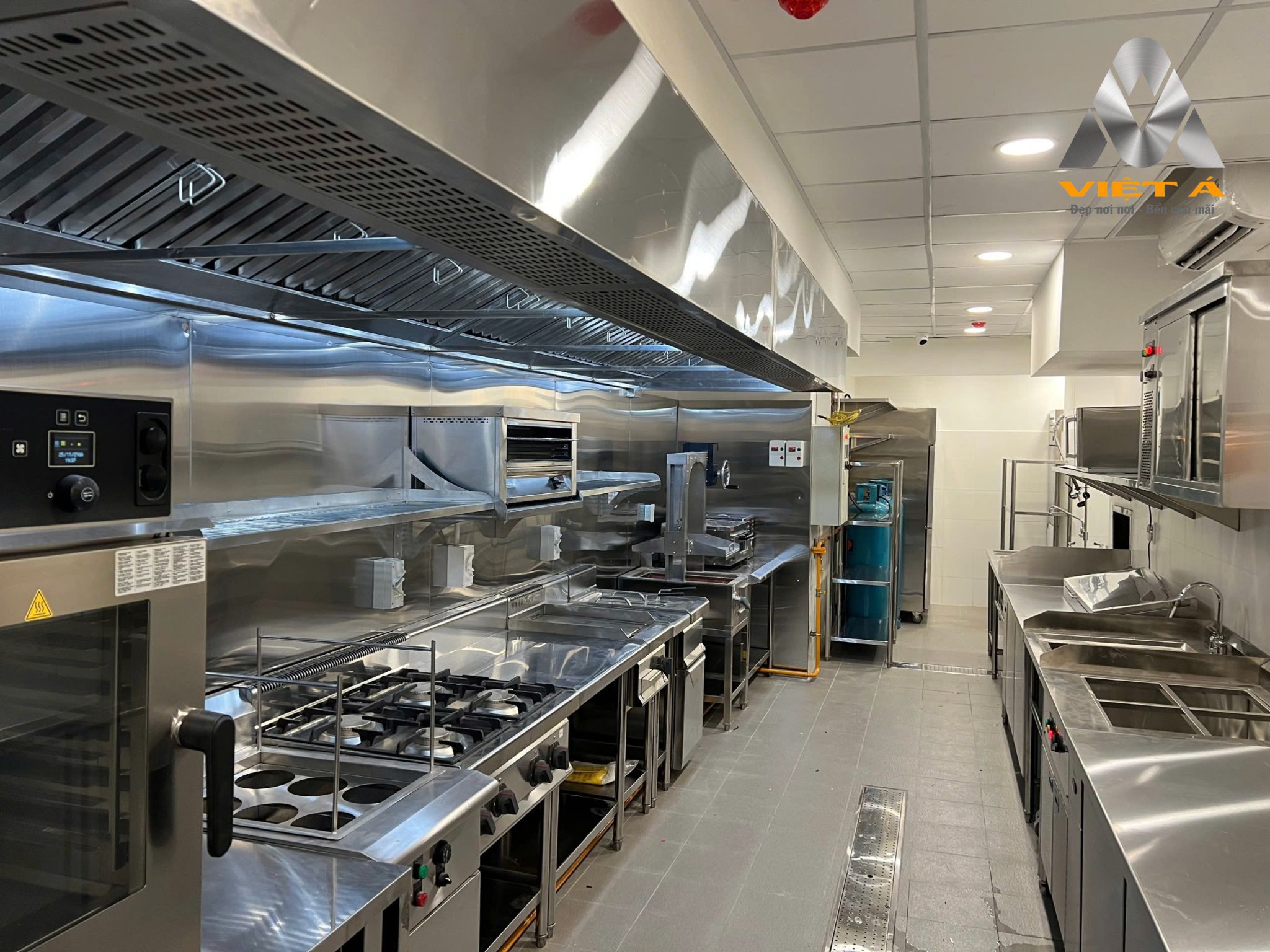 thiet-bi-bep-nha-hang